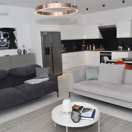 Anastasia Villa Ivanica